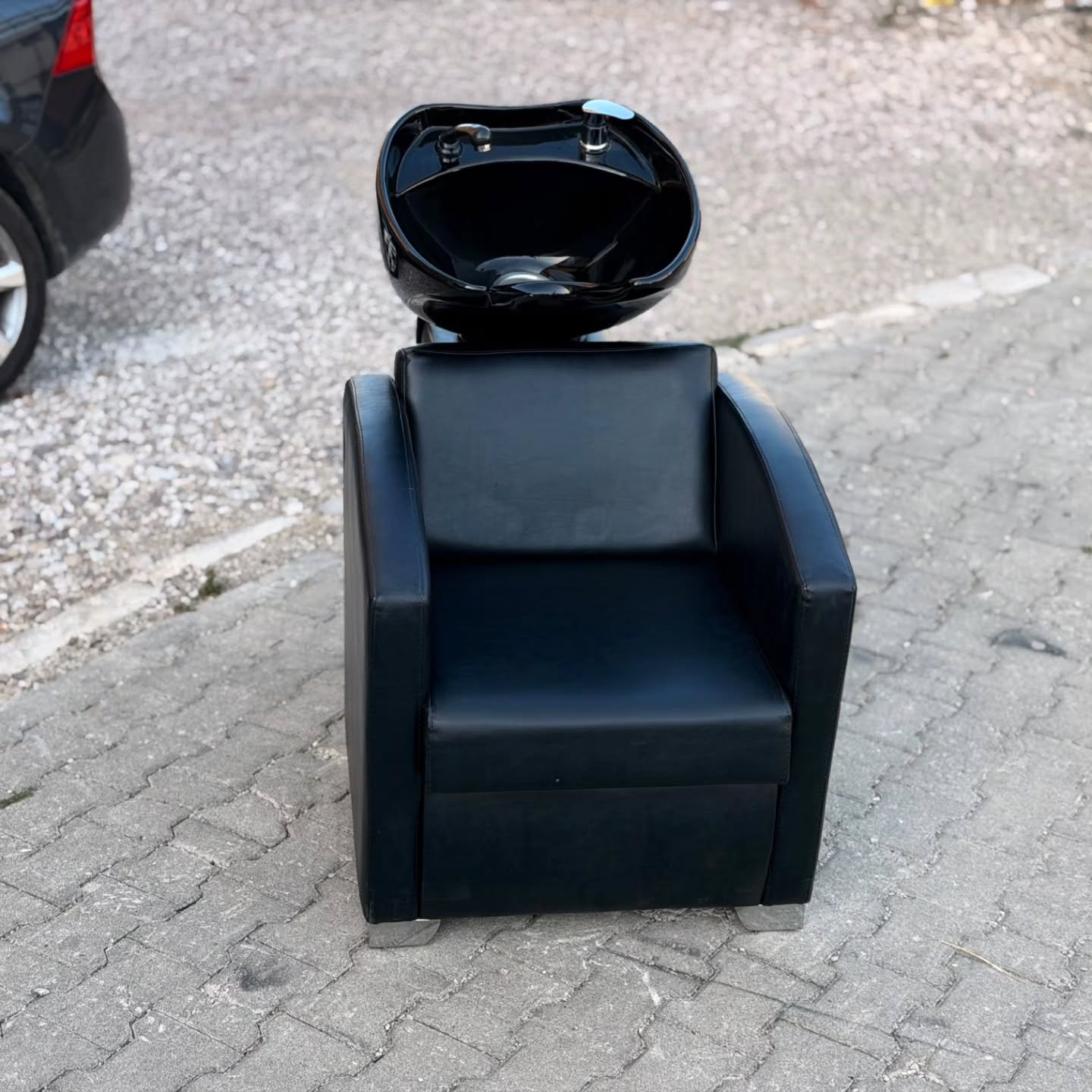 Lavateste e zezë me lavaman qeramike